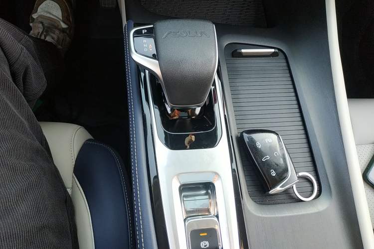 Used Dongfeng Aeolus Huge 2022 Mach Power 1.5T DareDrive Edition · Smart Gear Lever