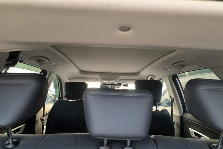 Used Dongfeng Aeolus Huge 2022 Mach Dual-Motor 1.5T MHD Dare-to-Dream Edition Headliner