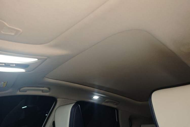 Used Dongfeng Aeolus Huge 2022 Mach Dual-Motor 1.5T MHD Dare-to-Dream Edition Headliner