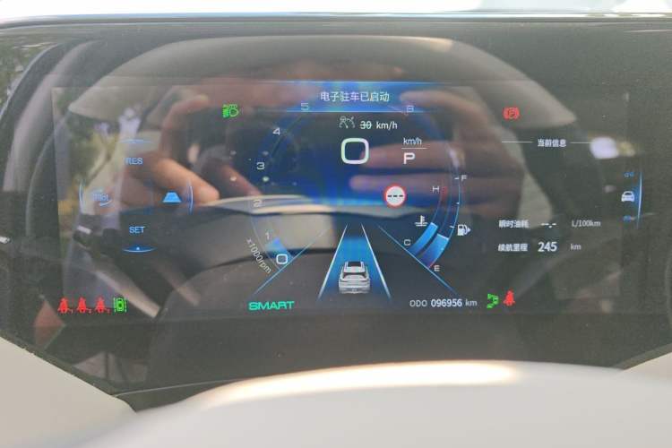 Used Dongfeng Aeolus Huge 2022 Mach Power 1.5T Dare-to-Love Edition Instrument Cluster