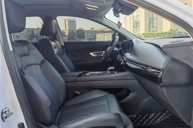 Used Dongfeng Aeolus Huge 2022 Mach Dual-Motor 1.5T MHD Dare-to-Dream Edition Interior 2