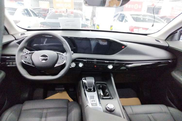Used Dongfeng Aeolus Huge 2022 Mach Dual-Motor 1.5T MHD Dare-to-Dream Edition Interior 3