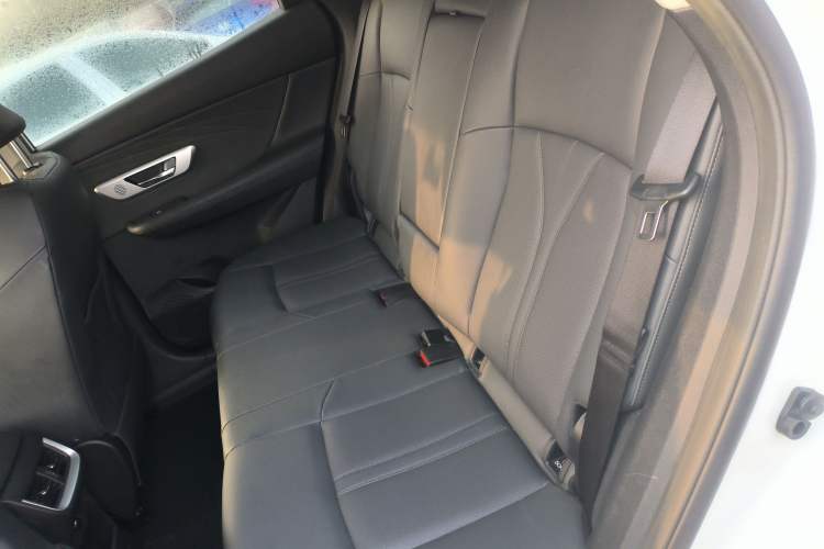 Used Dongfeng Aeolus Huge 2022 Mach Dual-Motor 1.5T MHD Dare-to-Dream Edition Interior 4