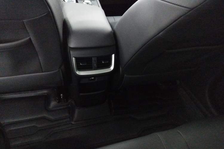 Used Dongfeng Aeolus Huge 2022 Mach Dual-Motor 1.5T MHD Dare-to-Dream Edition Interior 4