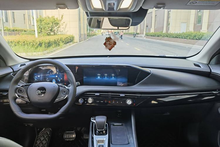 Used Dongfeng Aeolus Huge 2022 Mach Dual-Motor 1.5T MHD Dare-to-Dream Edition Interior 4