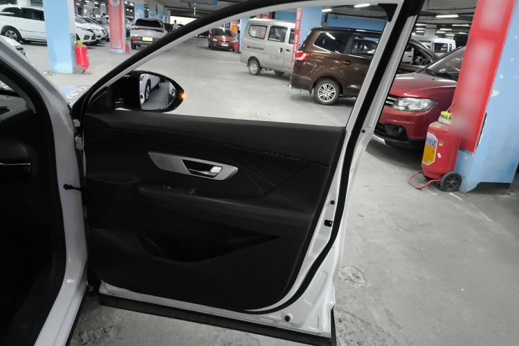 Used Dongfeng Aeolus Huge 2022 Mach Dual-Motor 1.5T MHD Dare-to-Dream Edition Interior 5