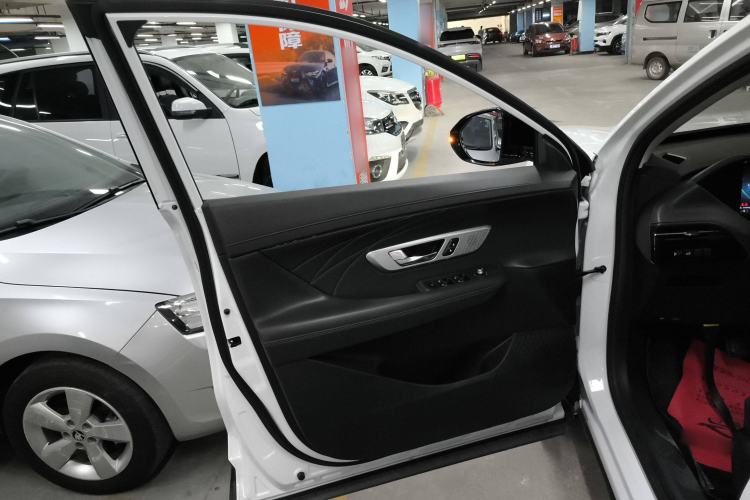 Used Dongfeng Aeolus Huge 2022 Mach Dual-Motor 1.5T MHD Dare-to-Dream Edition Interior 7