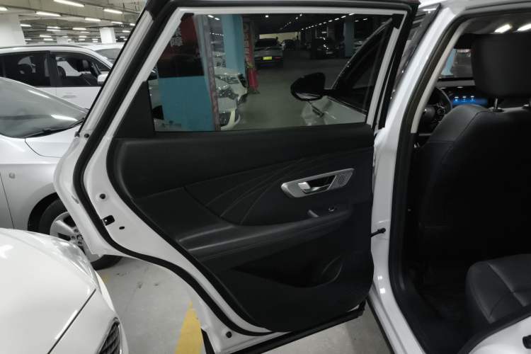 Used Dongfeng Aeolus Huge 2022 Mach Dual-Motor 1.5T MHD Dare-to-Dream Edition Interior 8