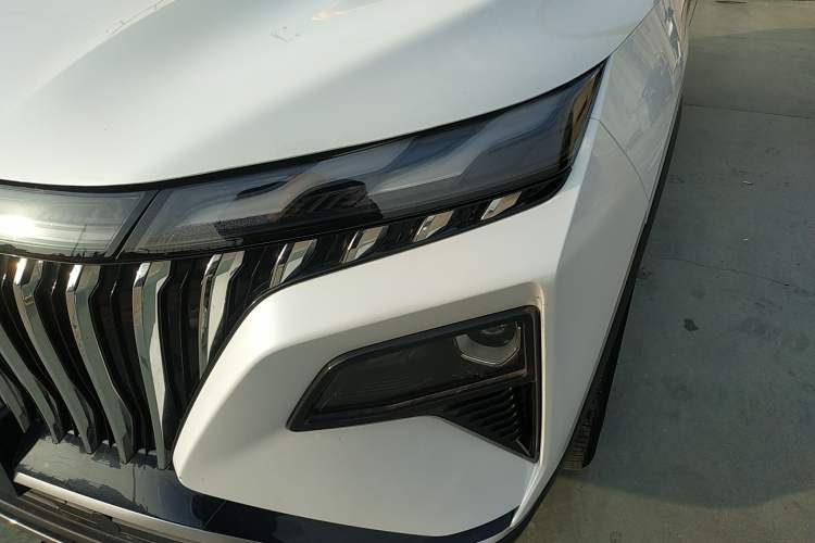 Used Dongfeng Aeolus Huge 2022 Mach Power 1.5T DareDrive Edition · Smart Left Front Headlight