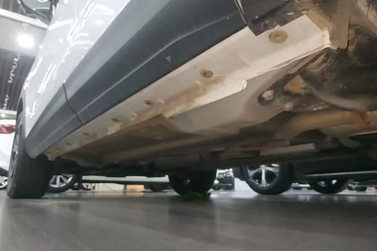 Used Dongfeng Aeolus Huge 2022 Mach Power 1.5T DareDrive Edition · Smart Left Side Sill