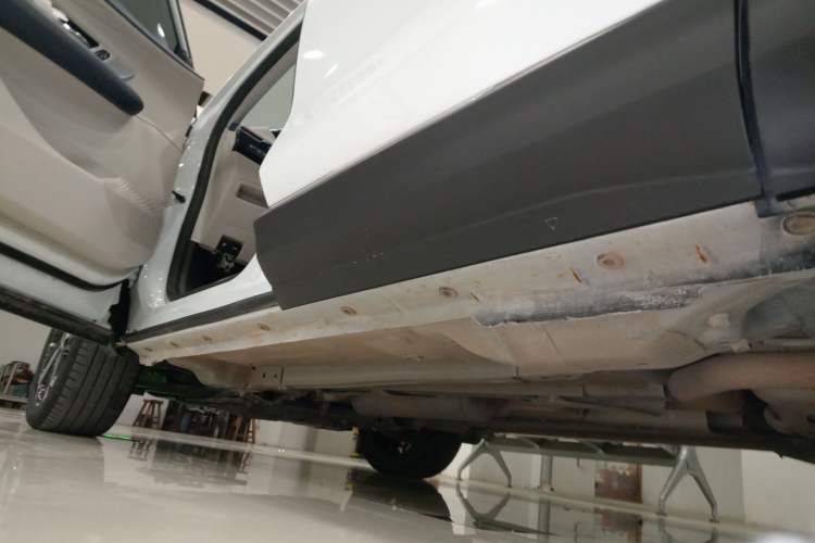 Used Dongfeng Aeolus Huge 2022 Mach Power 1.5T DareDrive Edition · Smart Left Side Sill