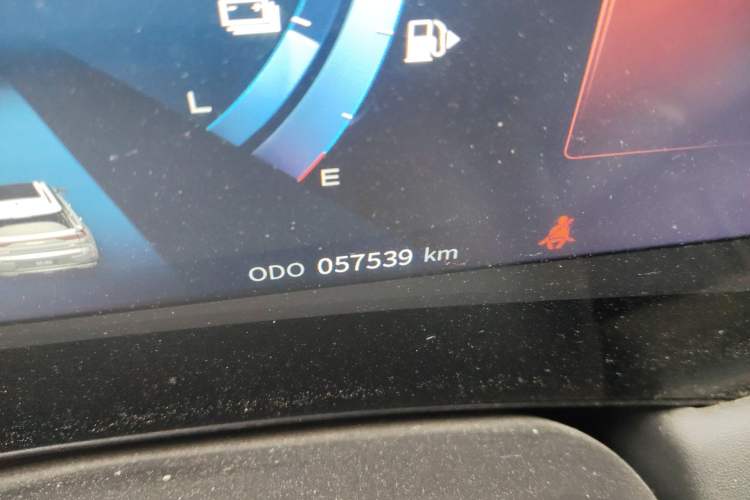 Used Dongfeng Aeolus Huge 2022 Mach Dual-Motor 1.5T MHD Dare-to-Dream Edition Odometer Close Up