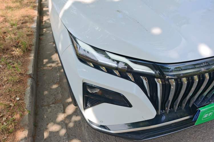 Used Dongfeng Aeolus Huge 2022 Mach Power 1.5T Dare-to-Love Edition Right Front Headlight