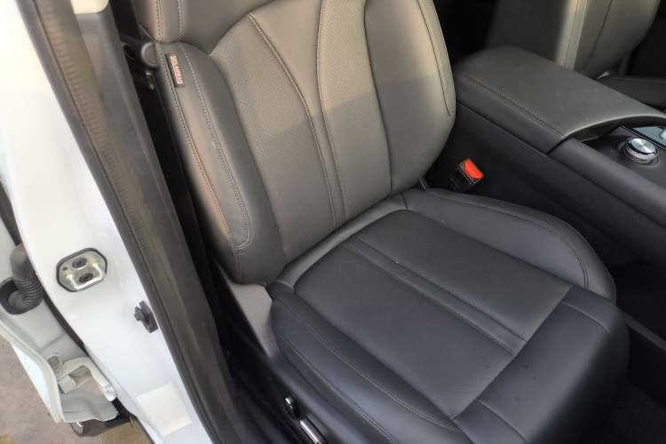 Used Dongfeng Aeolus Huge 2022 Mach Dual-Motor 1.5T MHD Dare-to-Dream Edition Right Front Seat