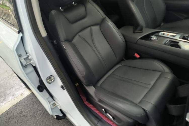 Used Dongfeng Aeolus Huge 2022 Mach Dual-Motor 1.5T MHD Dare-to-Dream Edition Right Front Seat