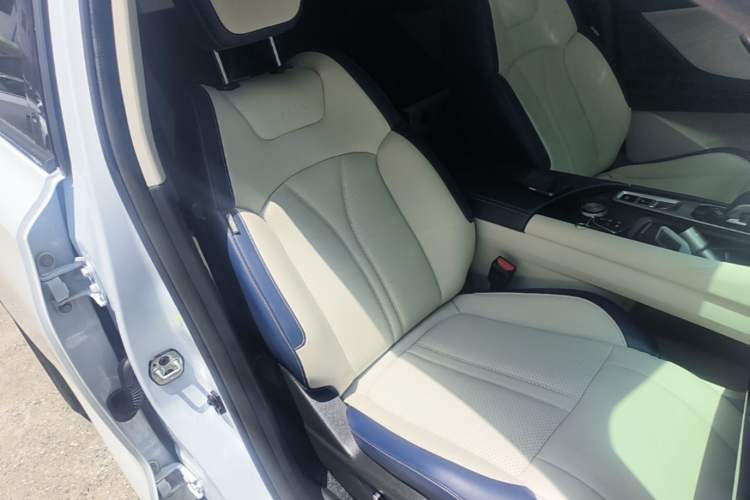 Used Dongfeng Aeolus Huge 2022 Mach Power 1.5T DareDrive Edition · Smart Right Front Seat