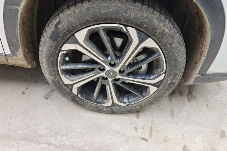 Used Dongfeng Aeolus Huge 2022 Mach Dual-Motor 1.5T MHD Dare-to-Dream Edition Right Front Wheel Hub