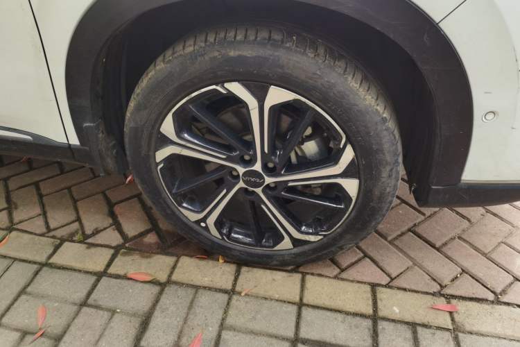Used Dongfeng Aeolus Huge 2022 Mach Power 1.5T Dare-to-Love Edition Right Front Wheel Hub