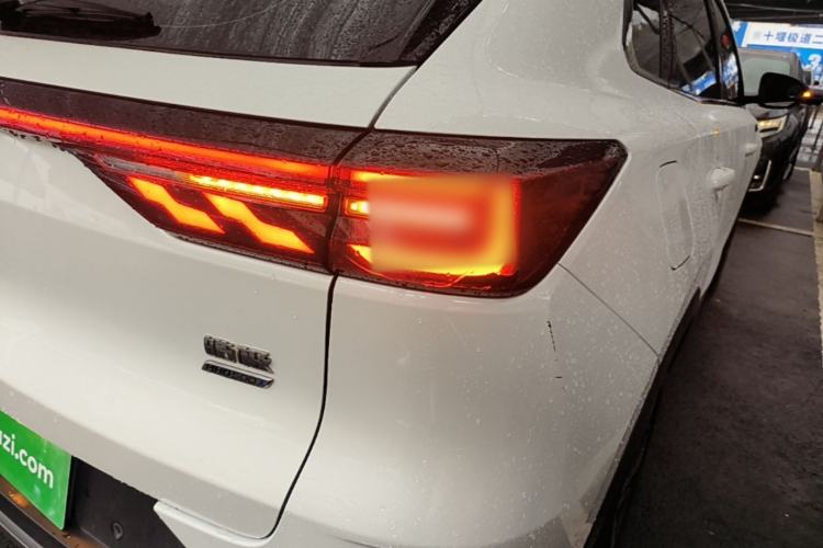 Used Dongfeng Aeolus Huge 2022 Mach Dual-Motor 1.5T MHD Dare-to-Dream Edition Right Rear Taillight