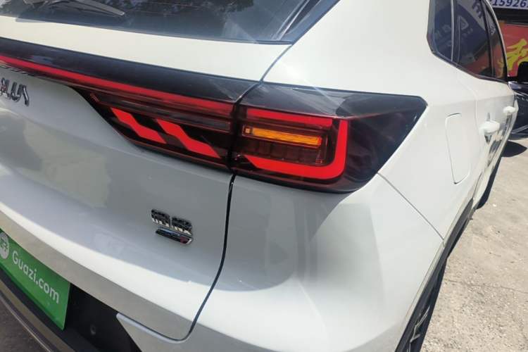 Used Dongfeng Aeolus Huge 2022 Mach Power 1.5T DareDrive Edition · Smart Right Rear Taillight