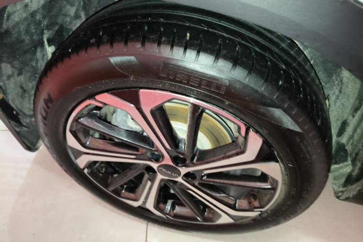 Used Dongfeng Aeolus Huge 2022 Mach Power 1.5T Dare-to-Love Edition Right Rear Wheel Hub