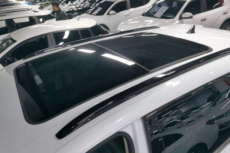 Used Dongfeng Aeolus Huge 2022 Mach Dual-Motor 1.5T MHD Dare-to-Dream Edition Roof