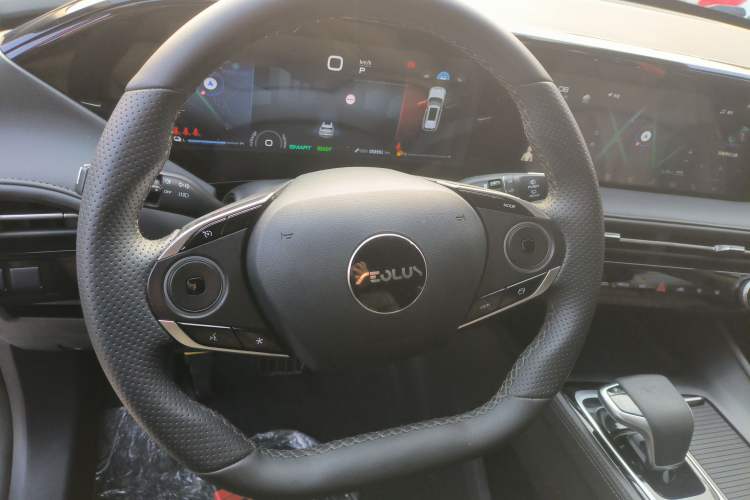 Used Dongfeng Aeolus Huge 2022 Mach Dual-Motor 1.5T MHD Dare-to-Dream Edition Steering Wheel