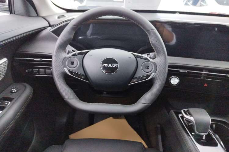 Used Dongfeng Aeolus Huge 2022 Mach Dual-Motor 1.5T MHD Dare-to-Dream Edition Steering Wheel