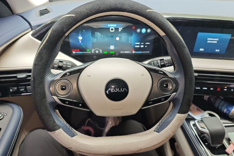 Used Dongfeng Aeolus Huge 2022 Mach Dual-Motor 1.5T MHD Dare-to-Dream Edition Steering Wheel