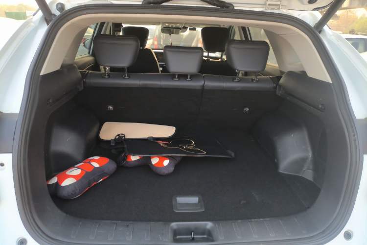Used Dongfeng Aeolus Huge 2022 Mach Dual-Motor 1.5T MHD Dare-to-Dream Edition Trunk