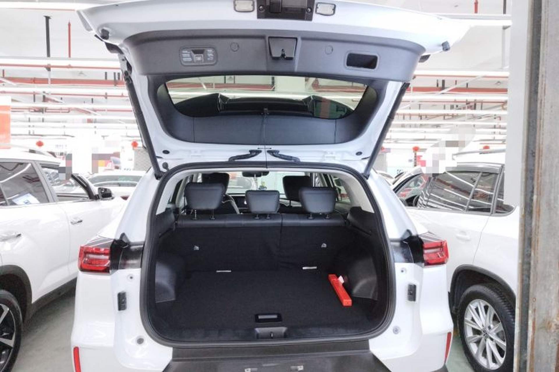 Used Dongfeng Aeolus Huge 2022 Mach Dual-Motor 1.5T MHD Dare-to-Dream Edition Trunk