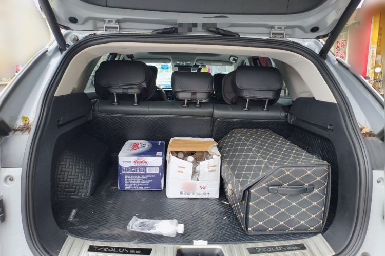 Used Dongfeng Aeolus Huge 2022 Mach Dual-Motor 1.5T MHD Dare-to-Dream Edition Trunk