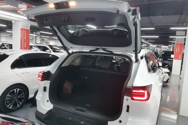 Used Dongfeng Aeolus Huge 2022 Mach Dual-Motor 1.5T MHD Dare-to-Dream Edition Trunk