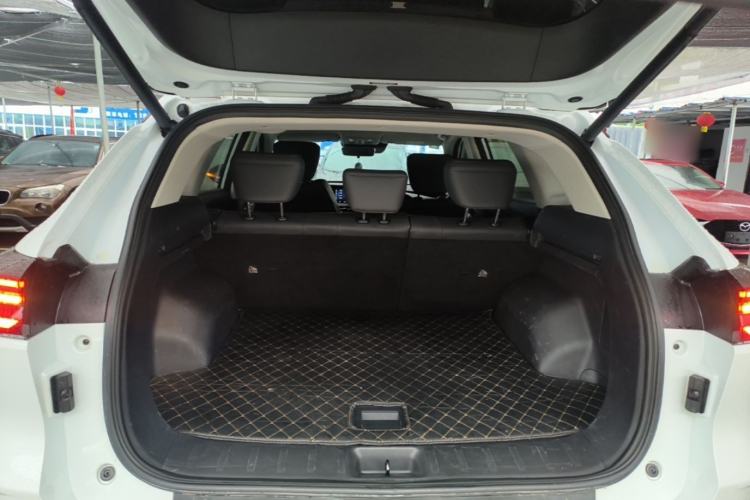 Used Dongfeng Aeolus Huge 2022 Mach Dual-Motor 1.5T MHD Dare-to-Dream Edition Trunk