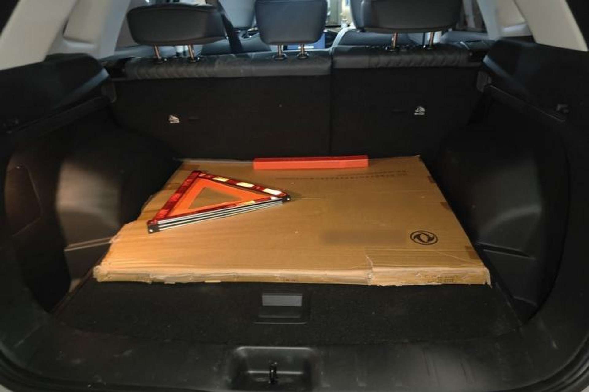 Used Dongfeng Aeolus Huge 2022 Mach Power 1.5T Dare-to-Love Edition Trunk