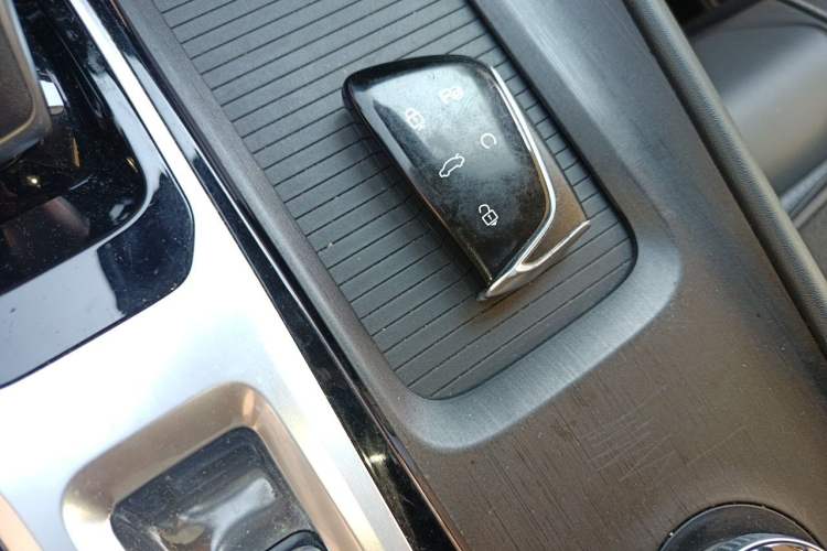 Used Dongfeng Aeolus Huge 2022 Mach Dual-Motor 1.5T MHD Dare-to-Dream Edition Vehicle Key