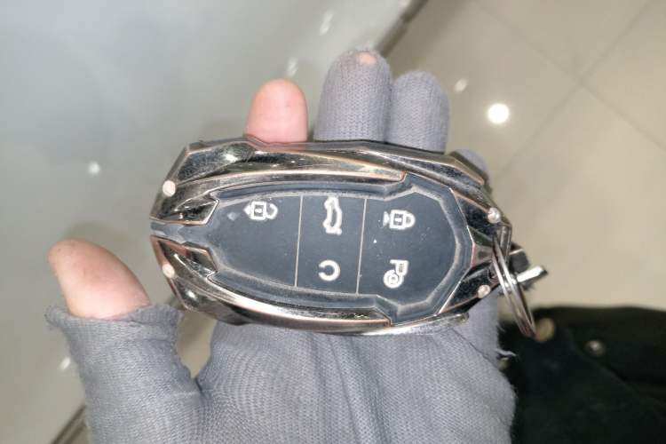Used Dongfeng Aeolus Huge 2022 Mach Power 1.5T DareDrive Edition · Smart Vehicle Key