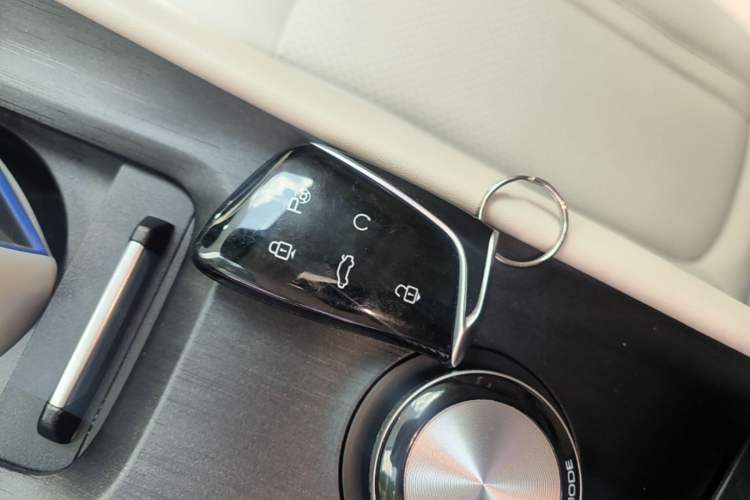 Used Dongfeng Aeolus Huge 2022 Mach Power 1.5T DareDrive Edition · Smart Vehicle Key