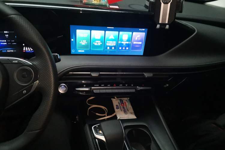 Used Dongfeng Aeolus Huge 2024 Mach Power 1.5T Luxury Model Audio And AC Panel