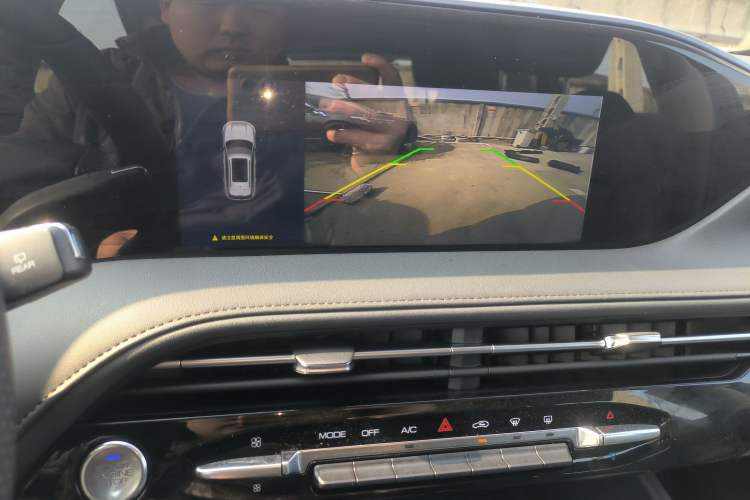 Used Dongfeng Aeolus Huge 2024 Mach Power 1.5T Luxury Model Audio And AC Panel
