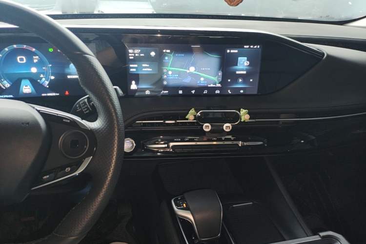 Used Dongfeng Aeolus Huge 2024 Mach Power 1.5T Premium Model Audio And AC Panel
