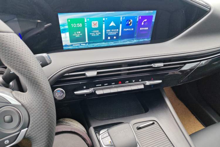 Used Dongfeng Aeolus Huge 2024 Mach Power 1.5T Luxury Model Audio And AC Panel