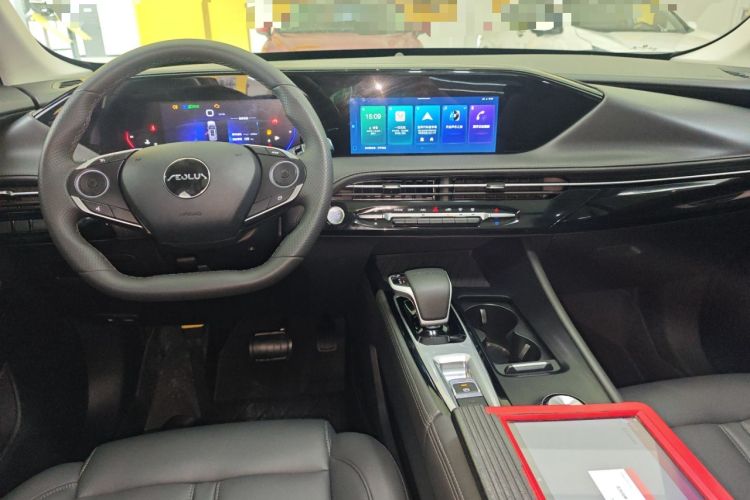 Used Dongfeng Aeolus Huge 2024 Mach Power 1.5T Luxury Model Center Console