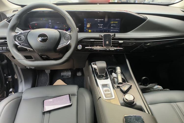 Used Dongfeng Aeolus Huge 2024 Mach Power 1.5T Luxury Model Center Console
