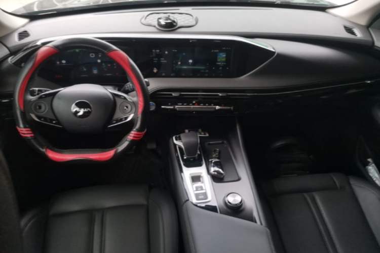 Used Dongfeng Aeolus Huge 2024 Mach Power 1.5T Premium Model Center Console