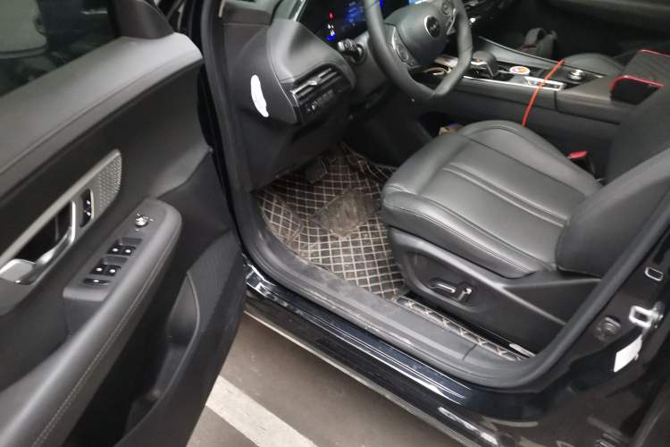 Used Dongfeng Aeolus Huge 2024 Mach Power 1.5T Luxury Model Driver Seat
