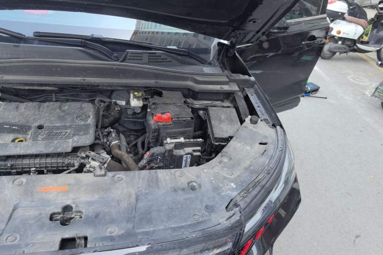 Used Dongfeng Aeolus Huge 2024 Mach Power 1.5T Premium Model Engine Bay Left