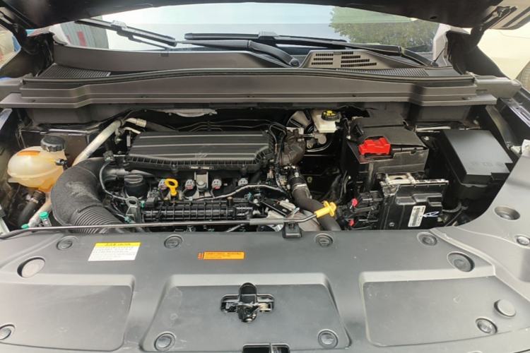 Used Dongfeng Aeolus Huge 2024 Mach Power 1.5T Luxury Model Engine Bay