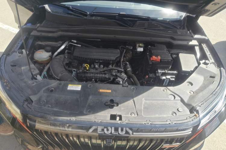 Used Dongfeng Aeolus Huge 2024 Mach Power 1.5T Luxury Model Engine Bay