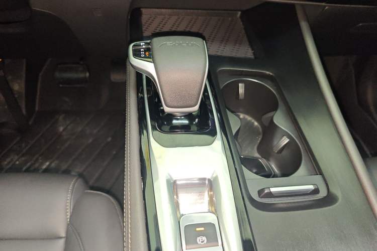 Used Dongfeng Aeolus Huge 2024 Mach Power 1.5T Luxury Model Gear Lever